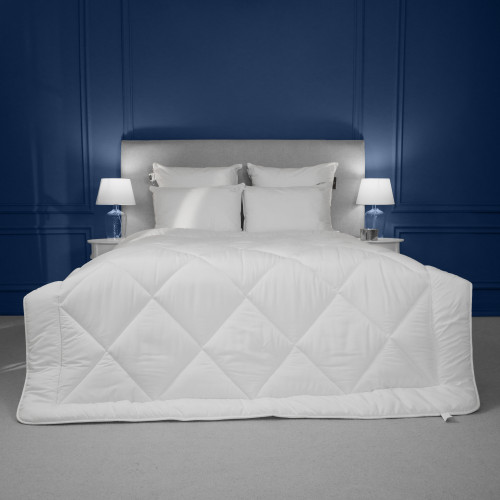 Одеяло антиалергенное Eco Light White №1630 EcoSilk микросатин (супер теплое)