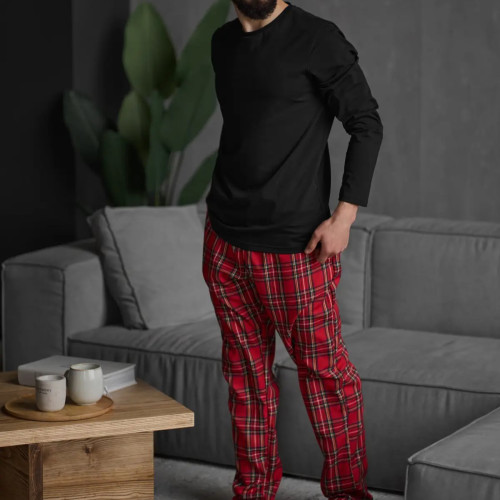Піжама чоловіча Х (лонгслів + штани в клітинку червоні) "Basic Hugo" black/red