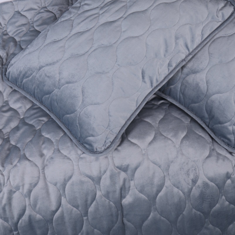 Набор покрывало + наволочки 2 шт №5052 Velor charm Dark grey - 6