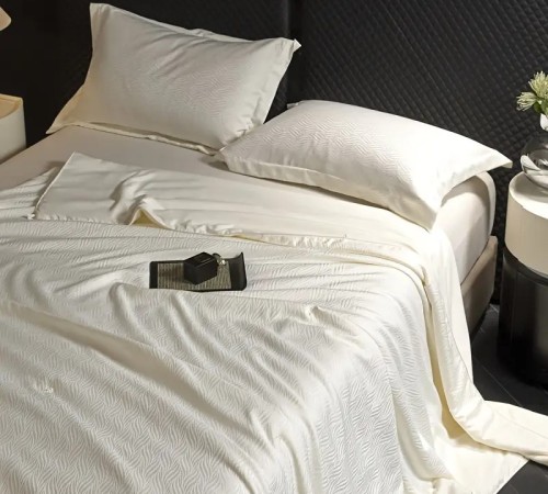 Одеяло шелковое деми Premium silk №1020 Soft Creamy