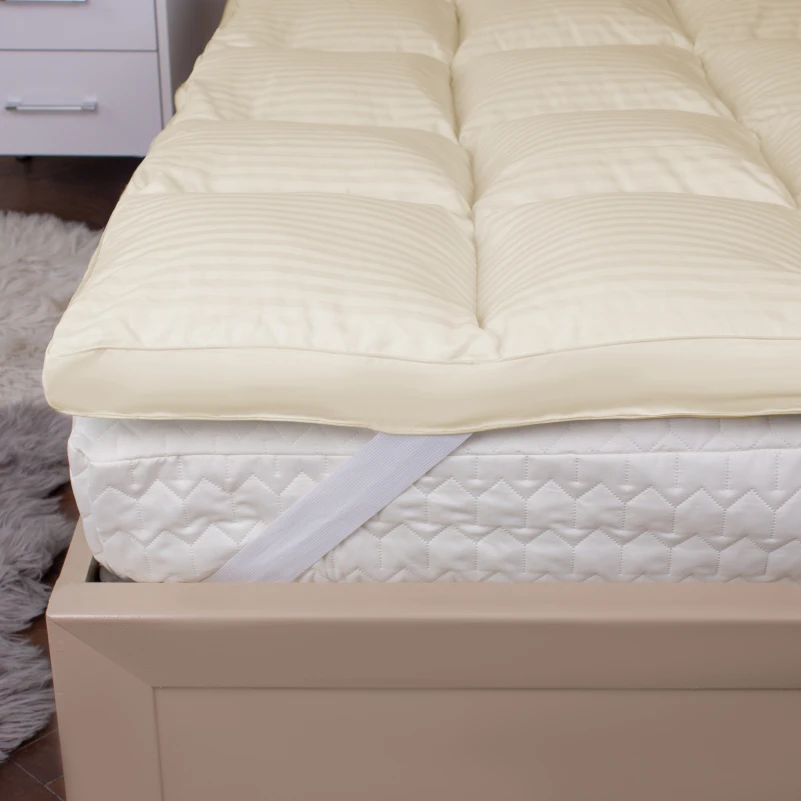 Перина пуховая Carmela 100%пух №712 (с резинкой по углах) высота до 5 см - 1