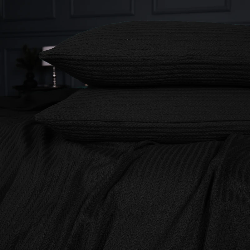 Набір покривало + наволочки "№10-06 Arrowline Black" - 4