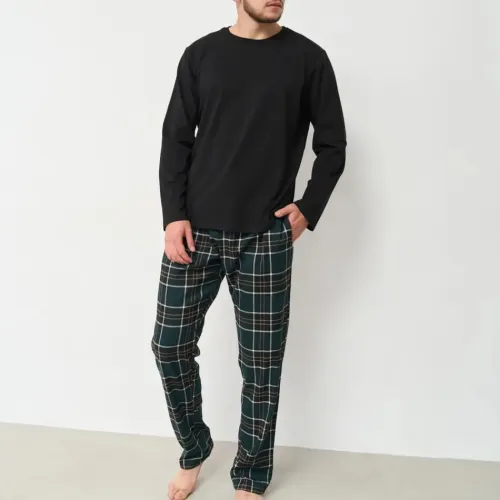 Піжама чоловіча Х (лонгслів + штани в клітинку зелені) "Basic Hugo" black/dark green - 4