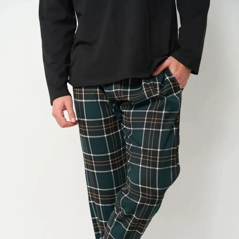Піжама чоловіча Х (лонгслів + штани в клітинку зелені) "Basic Hugo" black/dark green - 1