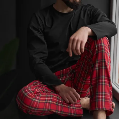 Піжама чоловіча Х (лонгслів + штани в клітинку червоні) "Basic Hugo" black/red - 4