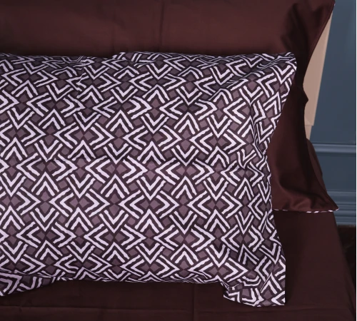 Наволочка Сатин 22-1385 Brown Geometry