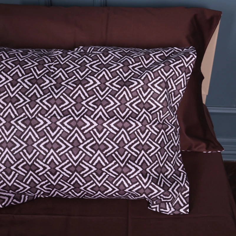 Наволочка Сатин 22-1385 Brown Geometry