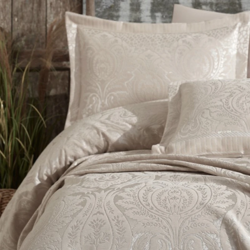 Набір покривало + наволочки 2 шт С "Elegant Jacquard beige" - 1