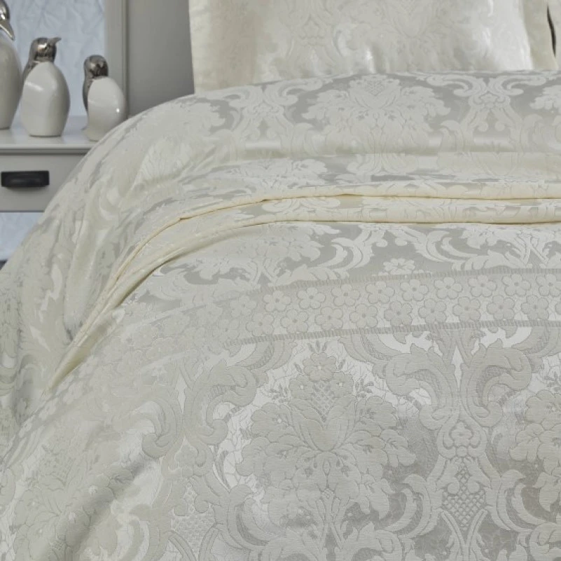 Набір покривало + наволочки 2 шт С "Luxury Jacquard creamy" - 1