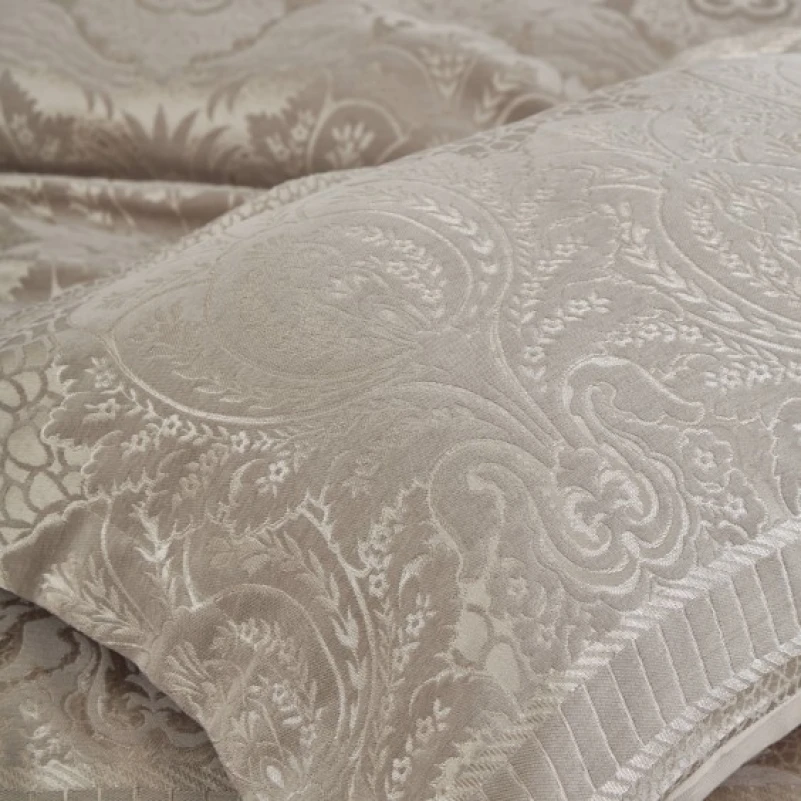 Набір покривало + наволочки 2 шт С "Soft Jacquard beige" - 1