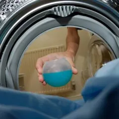 Можно ли стирать шерстяное одеяло: ответ и рекомендации