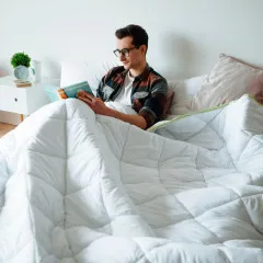 Хорошее всесезонное одеяло: как выбрать и что купить?
