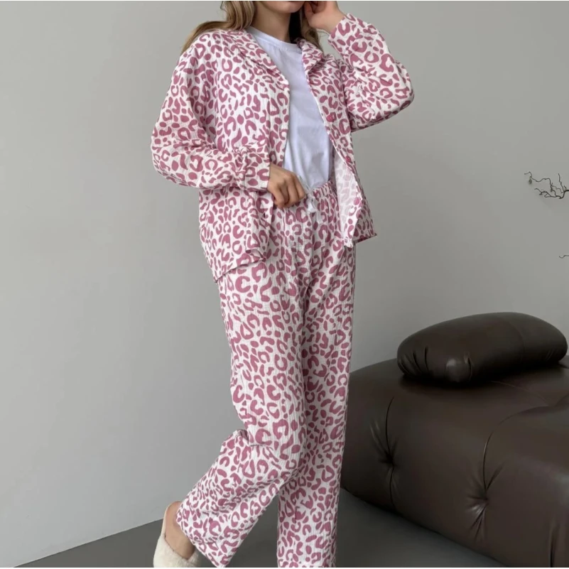 Жіночий костюм "Soft Embrace" leo