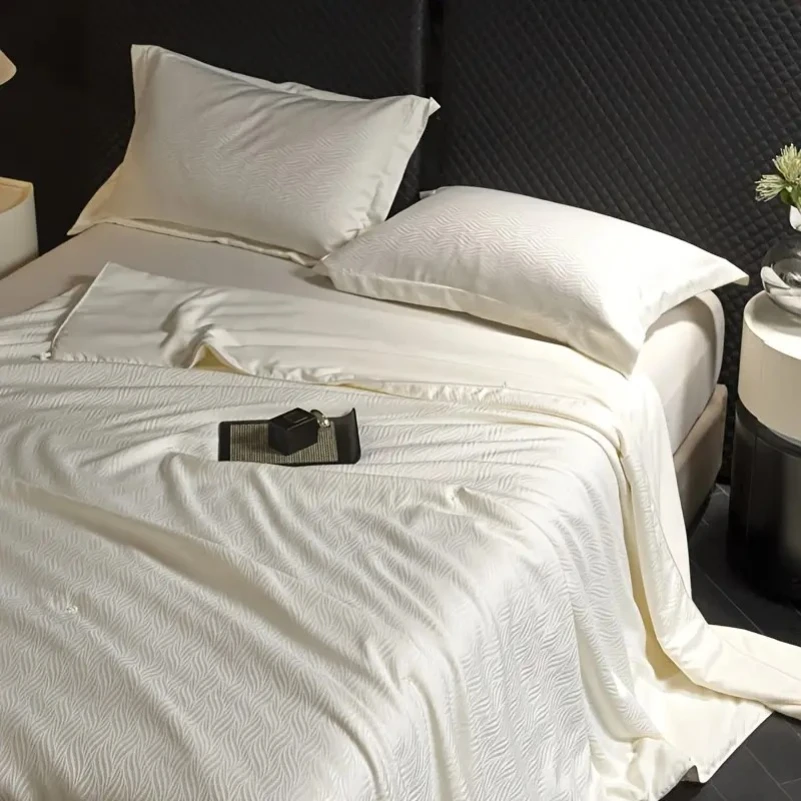 Одеяло шелковое деми Premium silk №1020 Soft Creamy