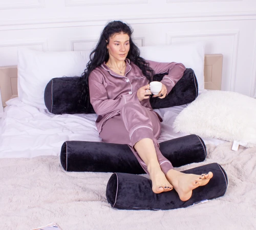 Подушка-валик №8131 Velvet Line 28-0007 Black EcoSilk