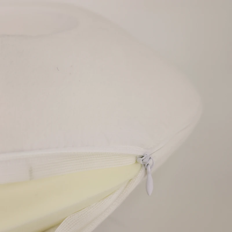 Подушка для подорожей №8720 Velvet Line 28-0001 White (велюр) - 1